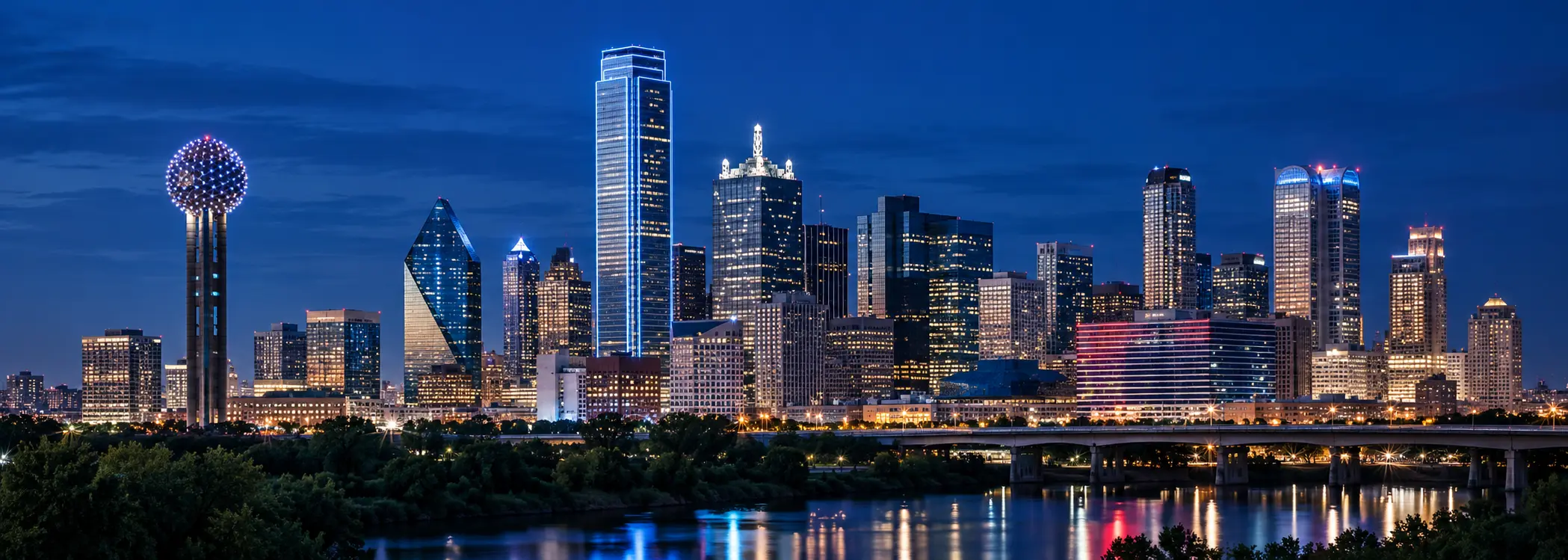 Skyline de Dallas, Texas al anochecer