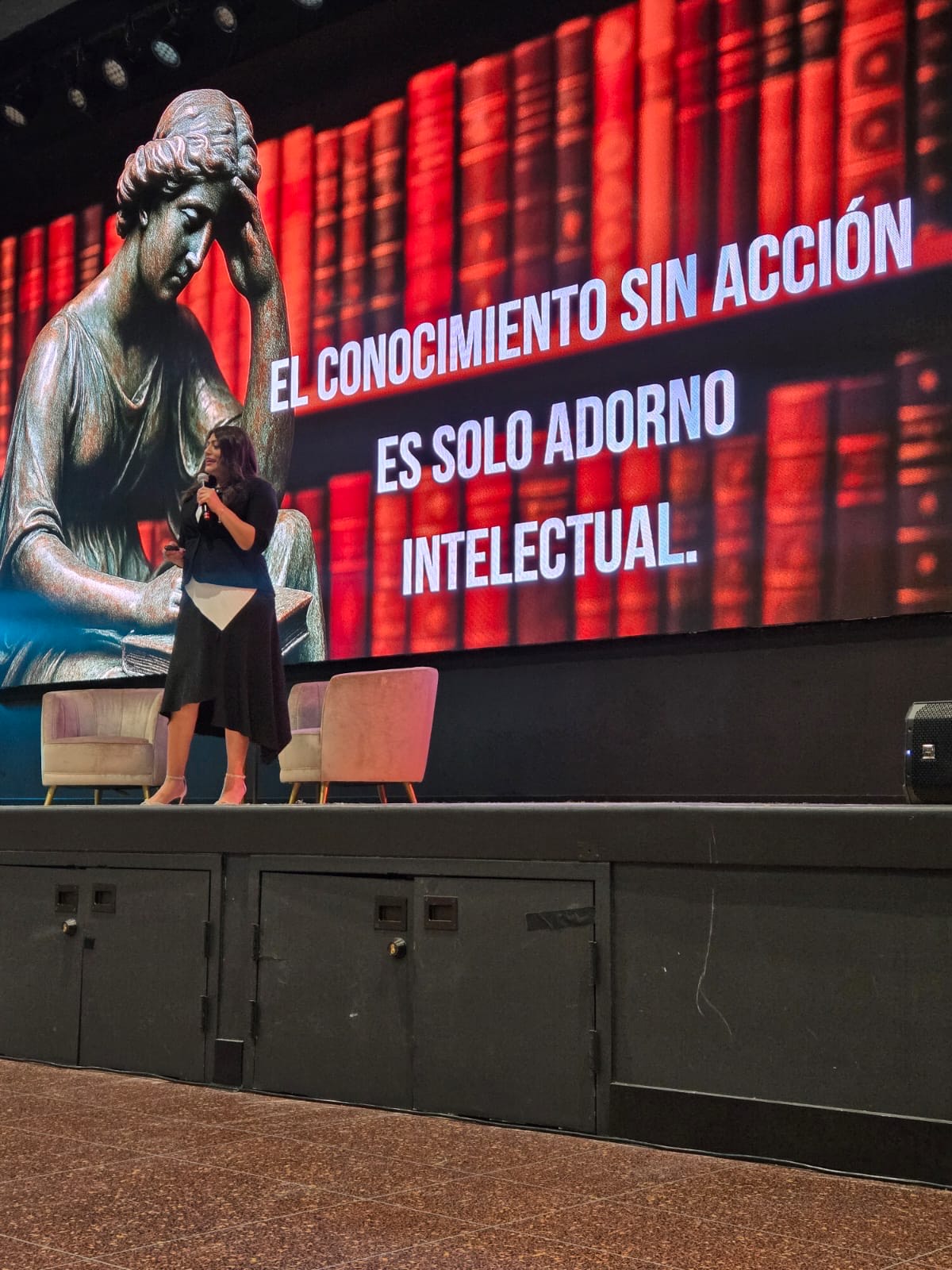 Maribel Ramos en un escenario